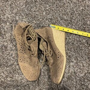 Women’s Toms Lace-Up Wedges